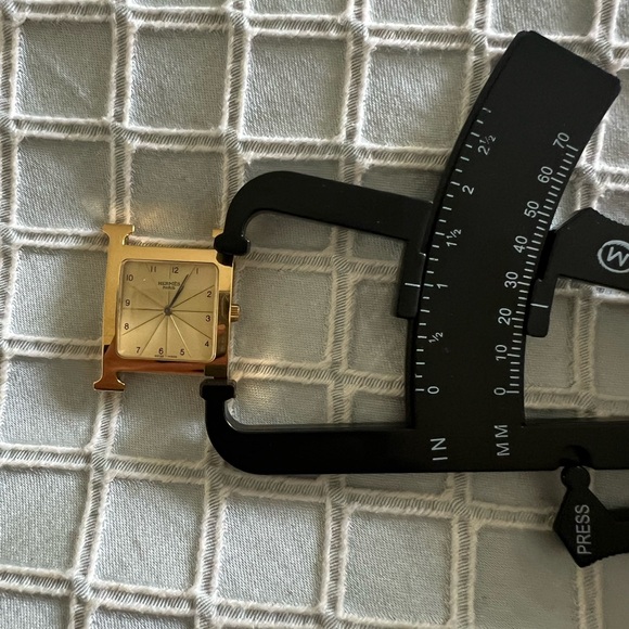 Hermes Heure H watch, 18k plated, small model 25mm. Current retail $5k+ - Picture 8 of 14